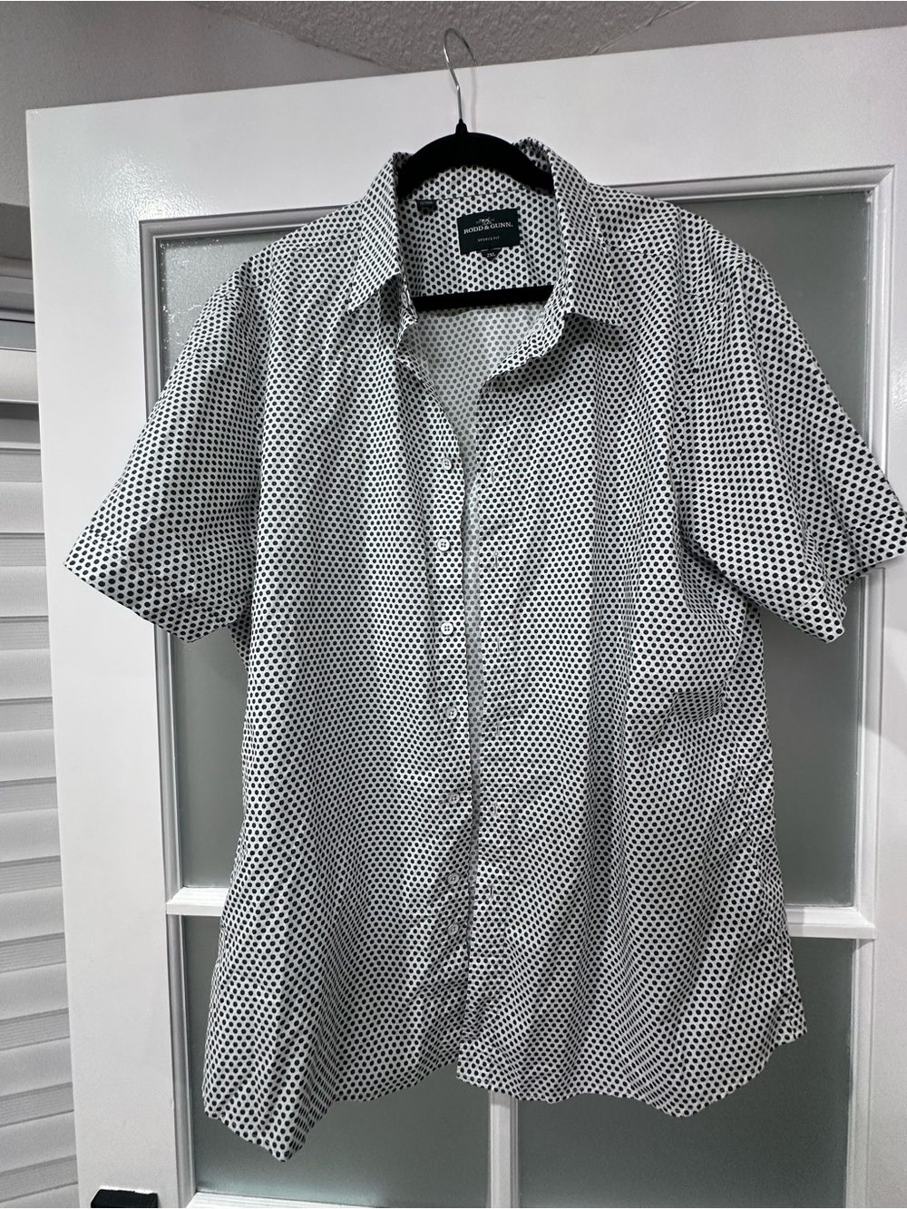 Rodd & Gunn White Short-Sleeve Button-Down Shirt with Black Dot Pattern